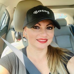 Meet your Posher, Julieta